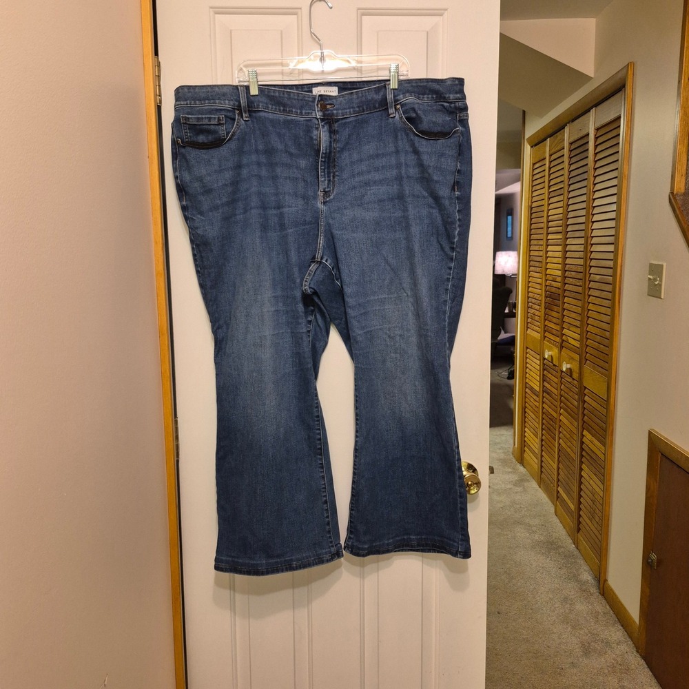 Lane Bryant Women Size 28 Medium Wash Blue Bootcut Stretch Denim Jeans 1133734